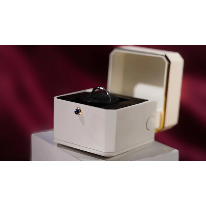 Magic Ring Box (White) by TCC