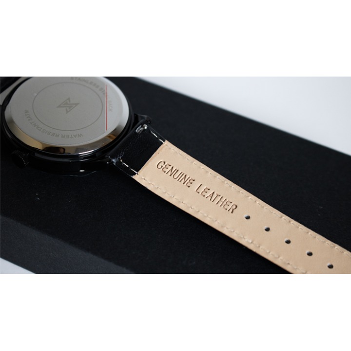 SB Watch 2022 (Black) by András Bártházi and Electricks