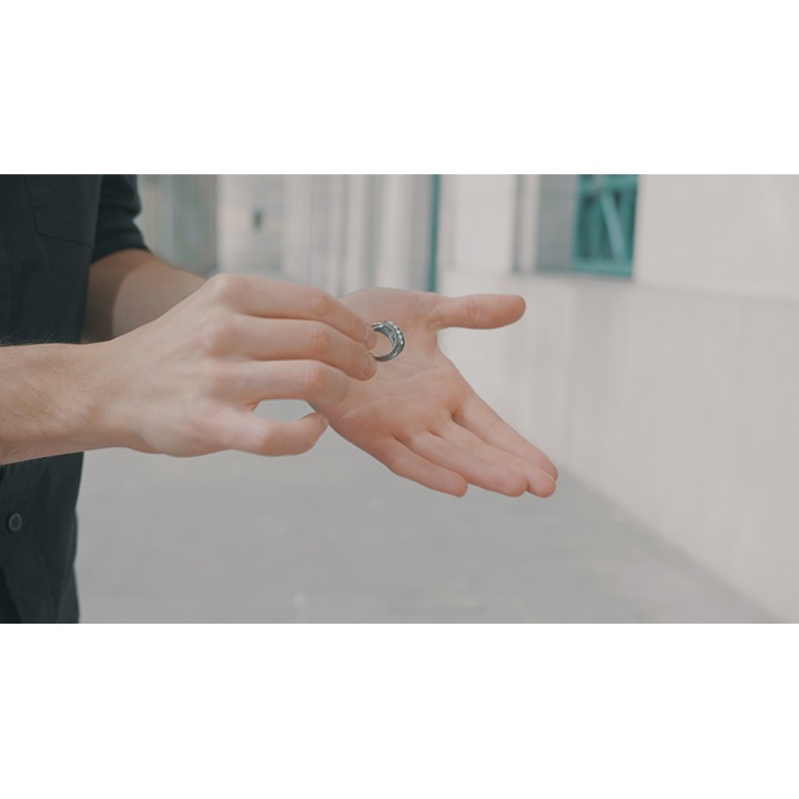 CYCLIC RING (Black Gimmick and Online Instructions) by Rodrigo Romano