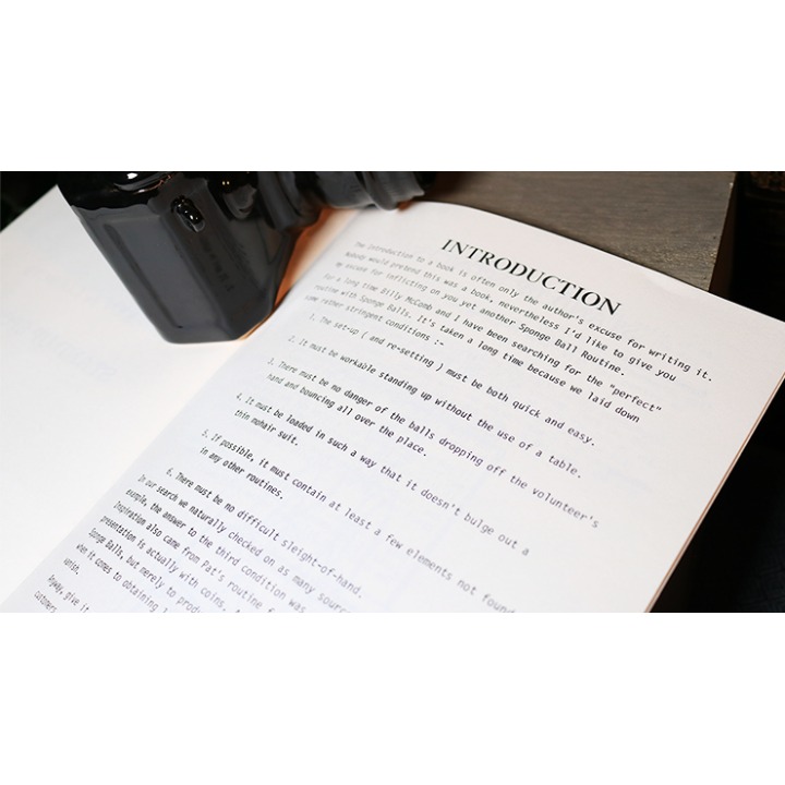Stand-Up Sponges by Ken de Courcy - Book