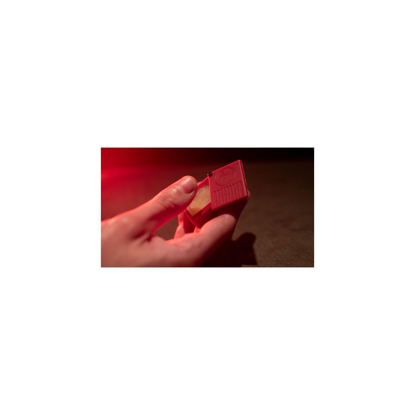 Digit Moistener