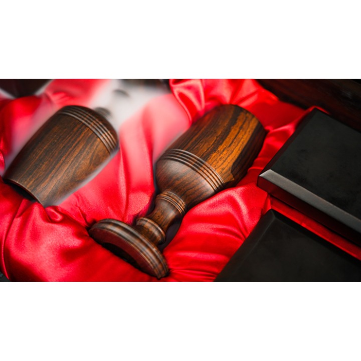 Classicho Display Case by TCC Magic