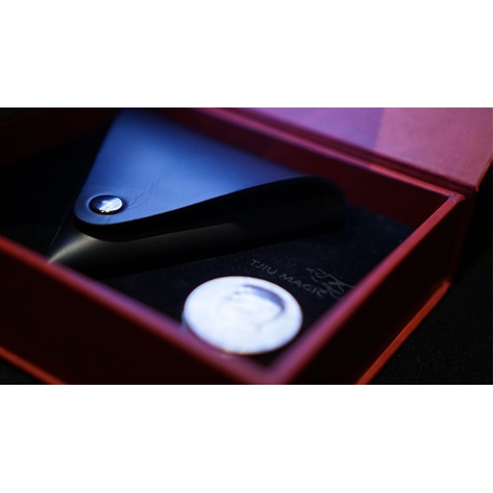 Vega BLACK (Gimmicks and Online Instruction) by Handy Altan & Agus Tjiu