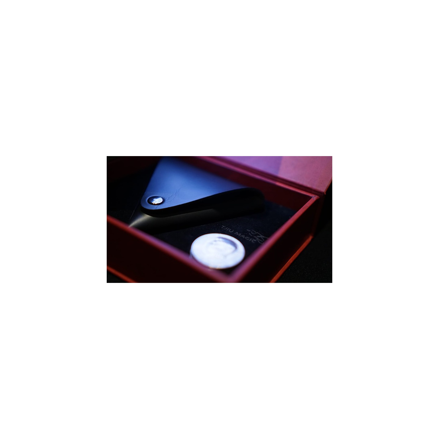 Vega BLACK (Gimmicks and Online Instruction) by Handy Altan & Agus Tjiu