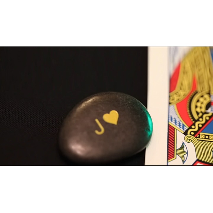 The Lucky Stone (Gimmicks and Online Instructions) by Luca Volpe and Alan Wong