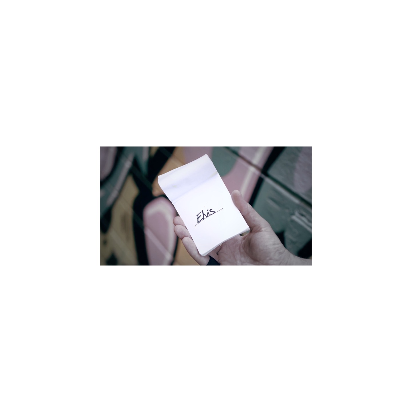 Self-Flipping Notepad (DVD and Gimmick) by Victor Sanz - DVD