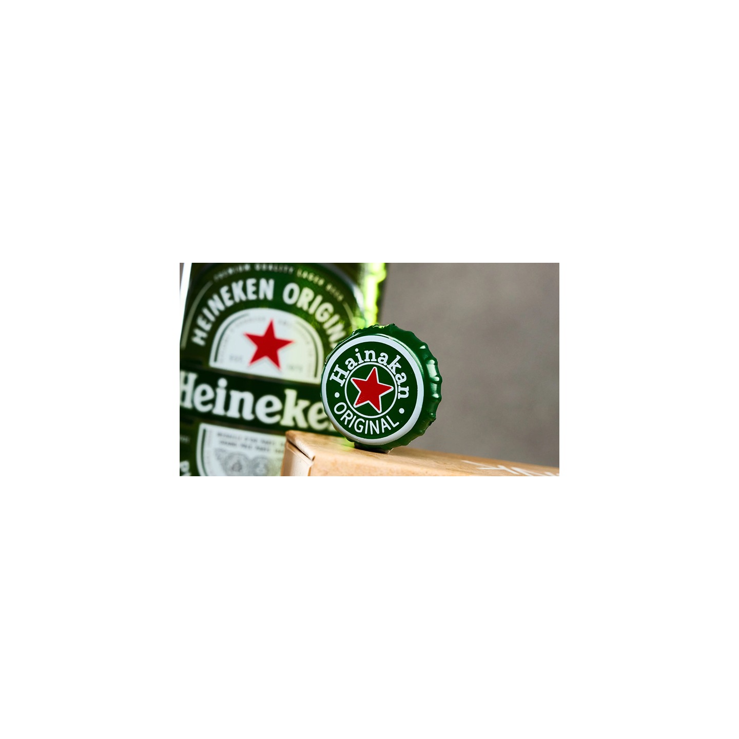 The Clink (Cap in Bottle) by Iarvel Magic and Wonder House (Heineken)