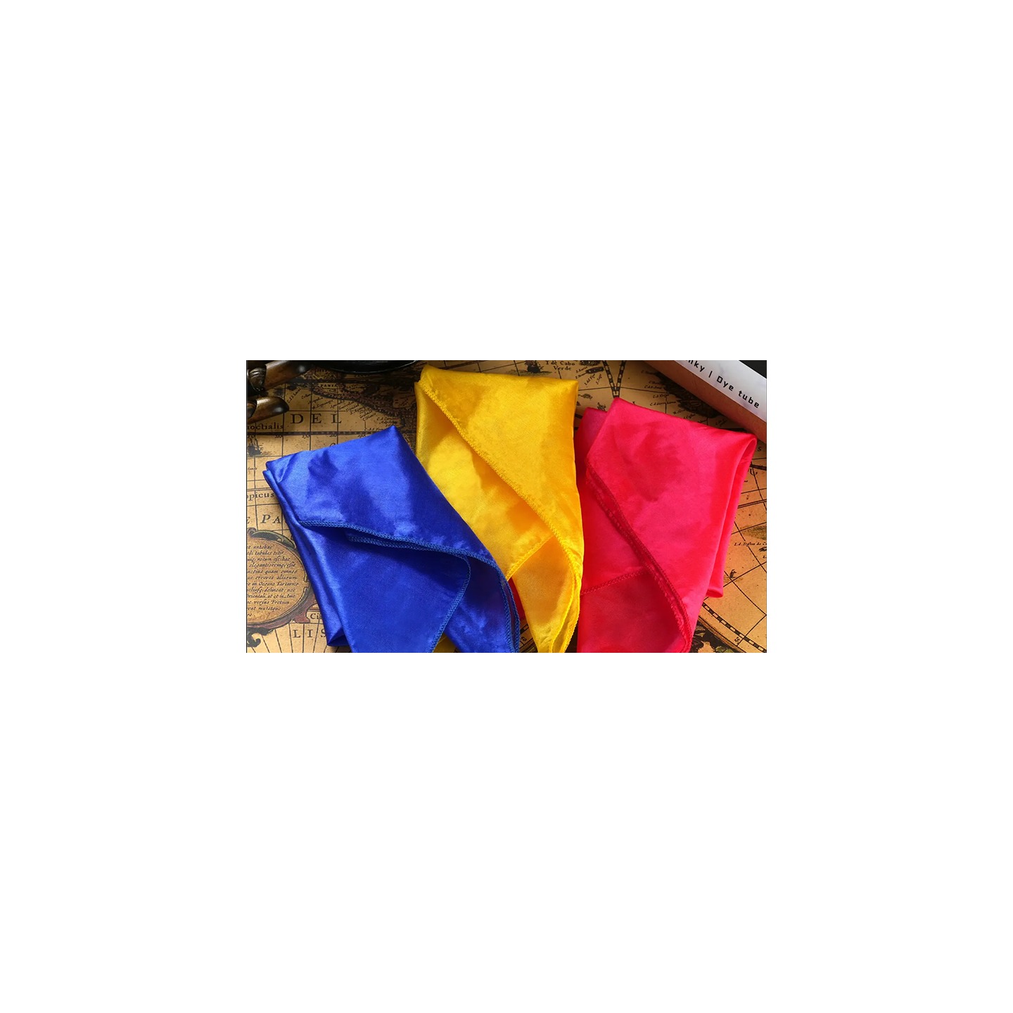 Chameleon Hanky by Hyunsoo Kim and Ethan Yip