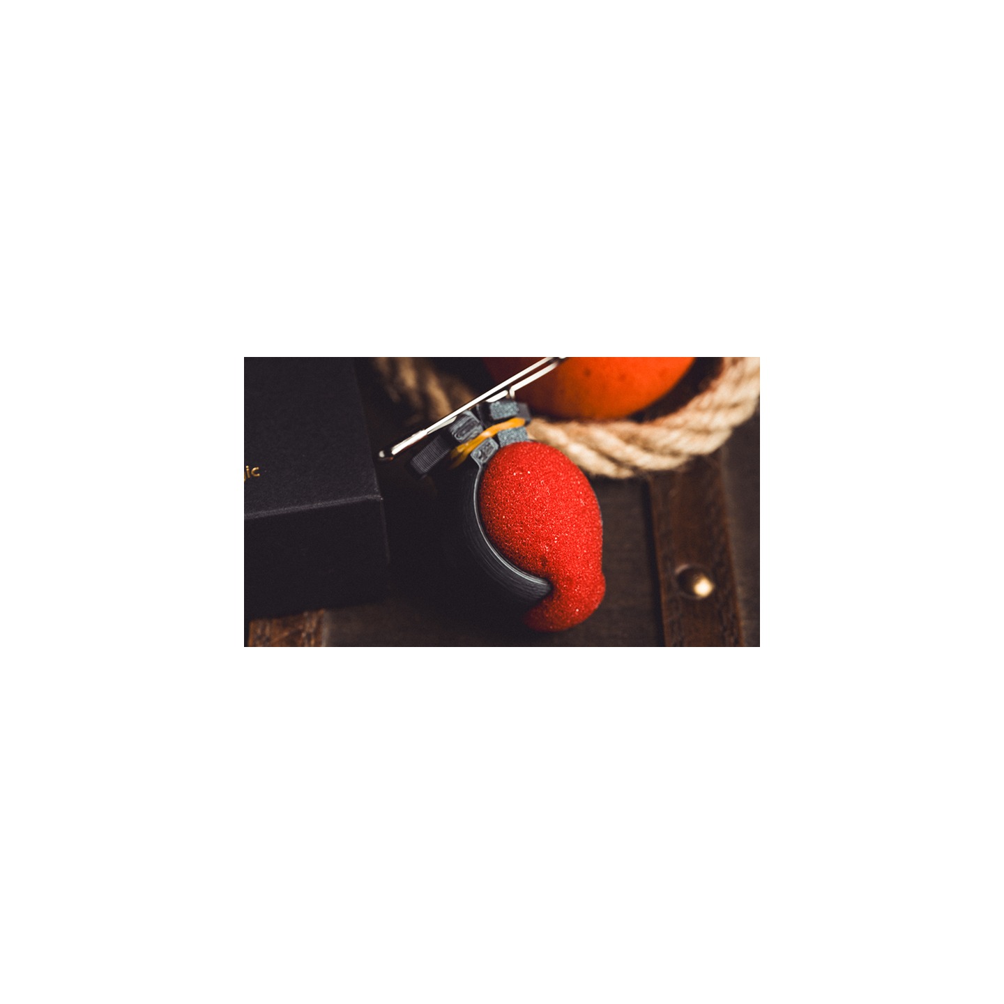L Holder (Single Ball) by Long Long & Bacon Magic