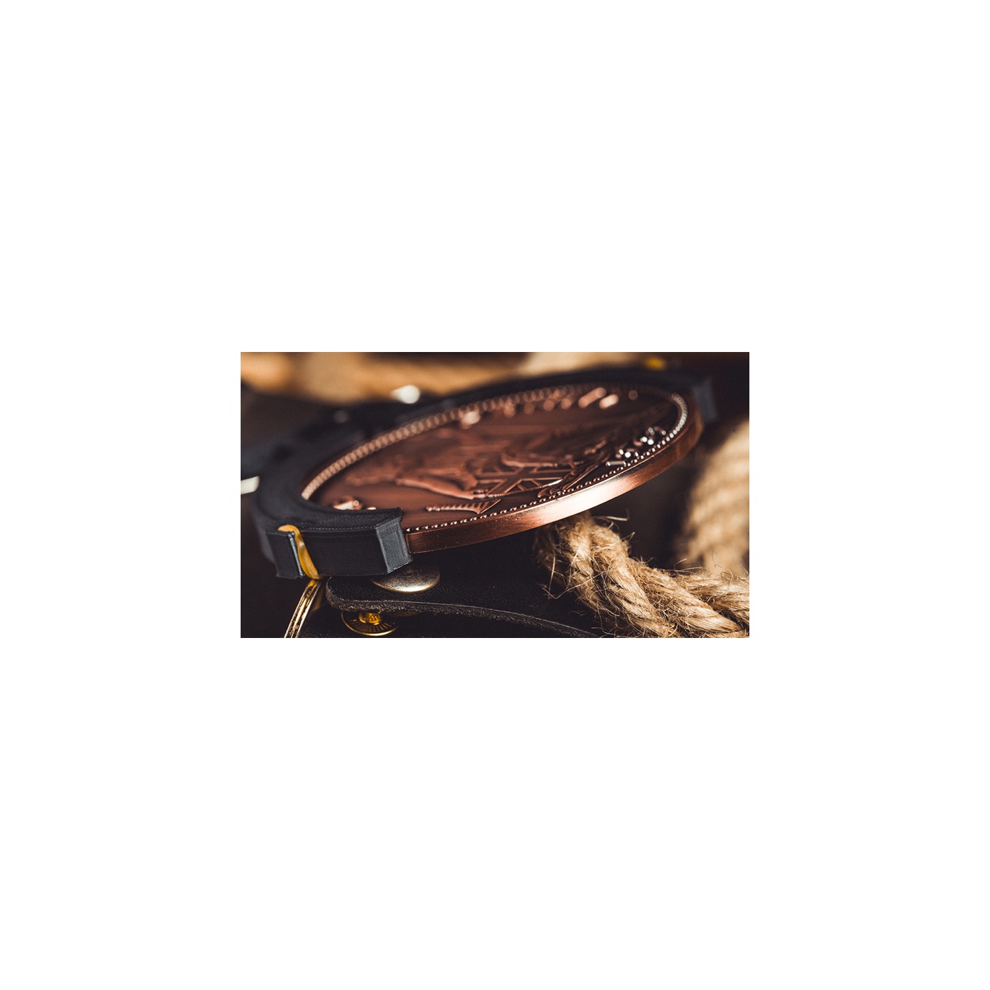 L Holder (Single Jumbo Coin 2.7"-3.2") by Long Long & Bacon Magic