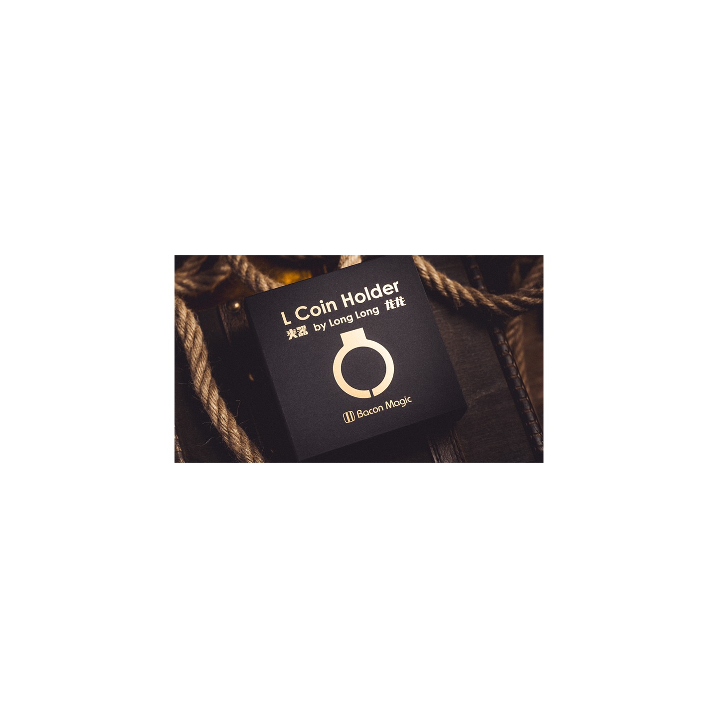 L Holder (Single Jumbo Coin 2.7"-3.2") by Long Long & Bacon Magic