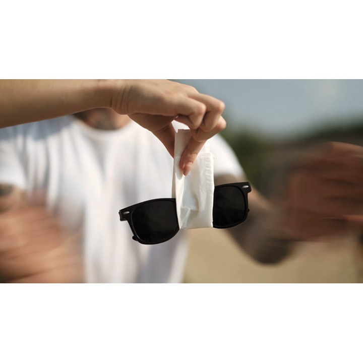 VANISHING SUNGLASSES (Gimmicks and Online Instructions) by Wonder Makers
