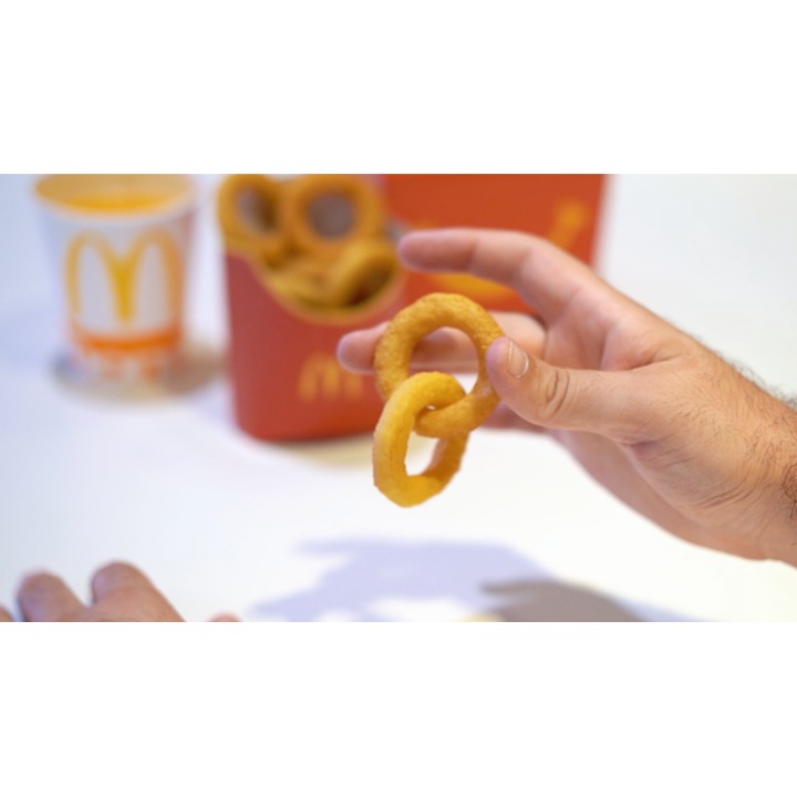 Linking Onion Rings (Gimmicks and Online Instructions) by Julio Montoro Productions
