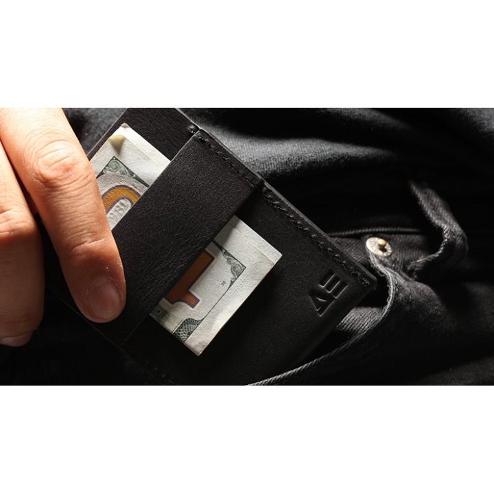 Wallet (Gimmicks and Online Instructions) by Nicholas Lawrence