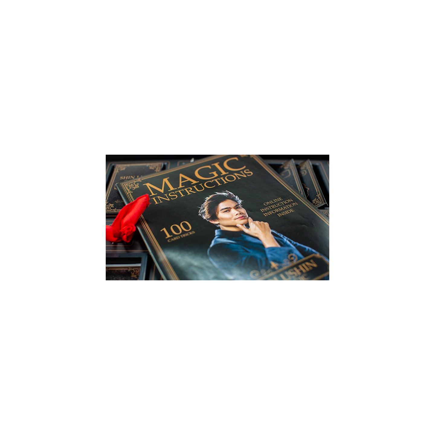 EVOLUSHIN DELUXE MAGIC SET (ENGLISH) by Shin Lim