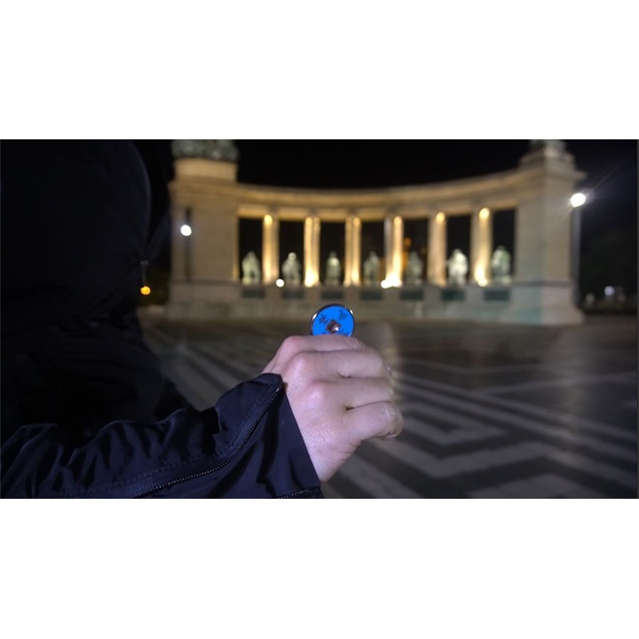 Chinese Coin Color Change (Gimmicks and Online Instructions) by Joker Magic