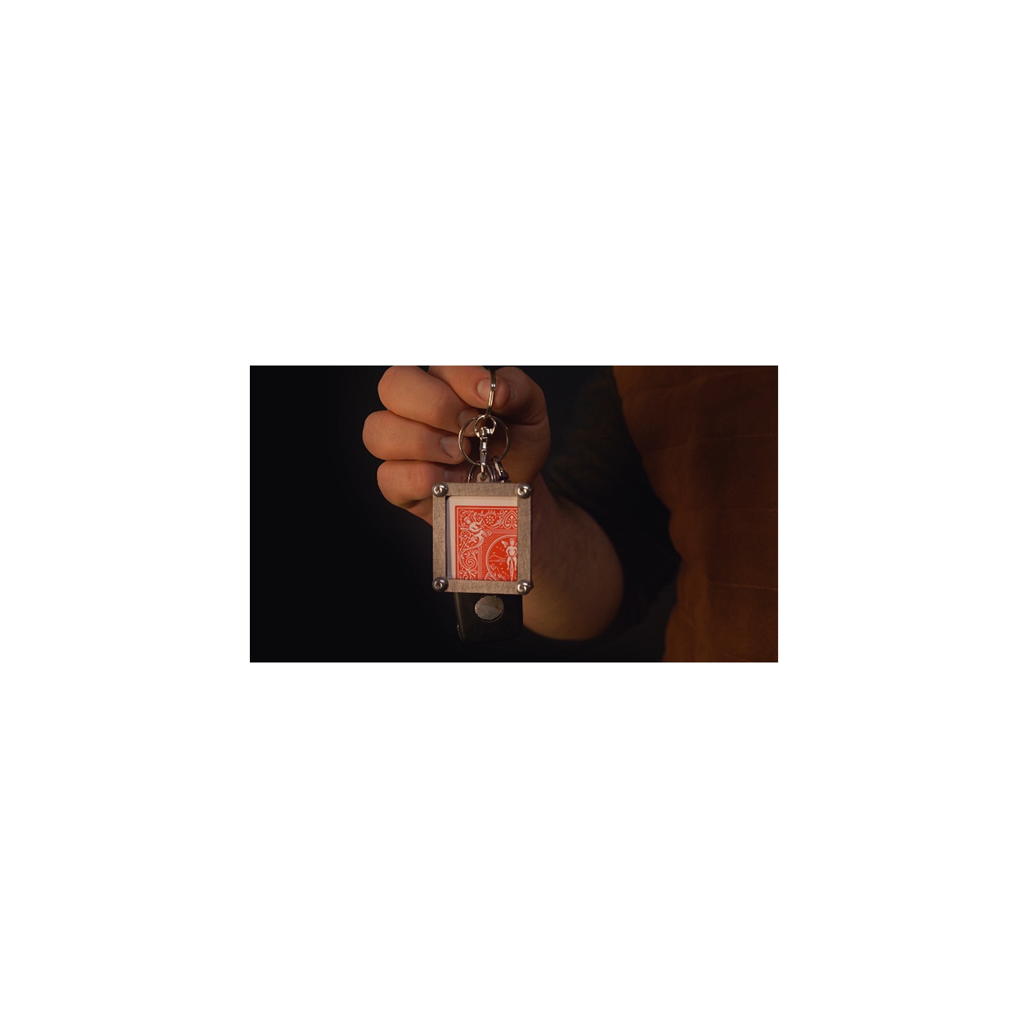 Vitrine Red (Gimmicks and Online Instructions) by Alexis Touchard