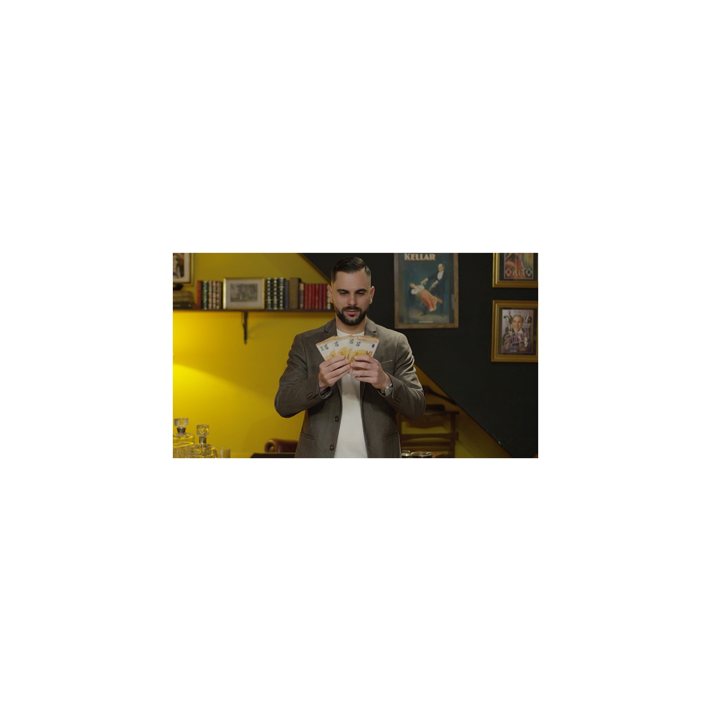 Instant Paper to Money (Dollar) by Miguel Pizarro