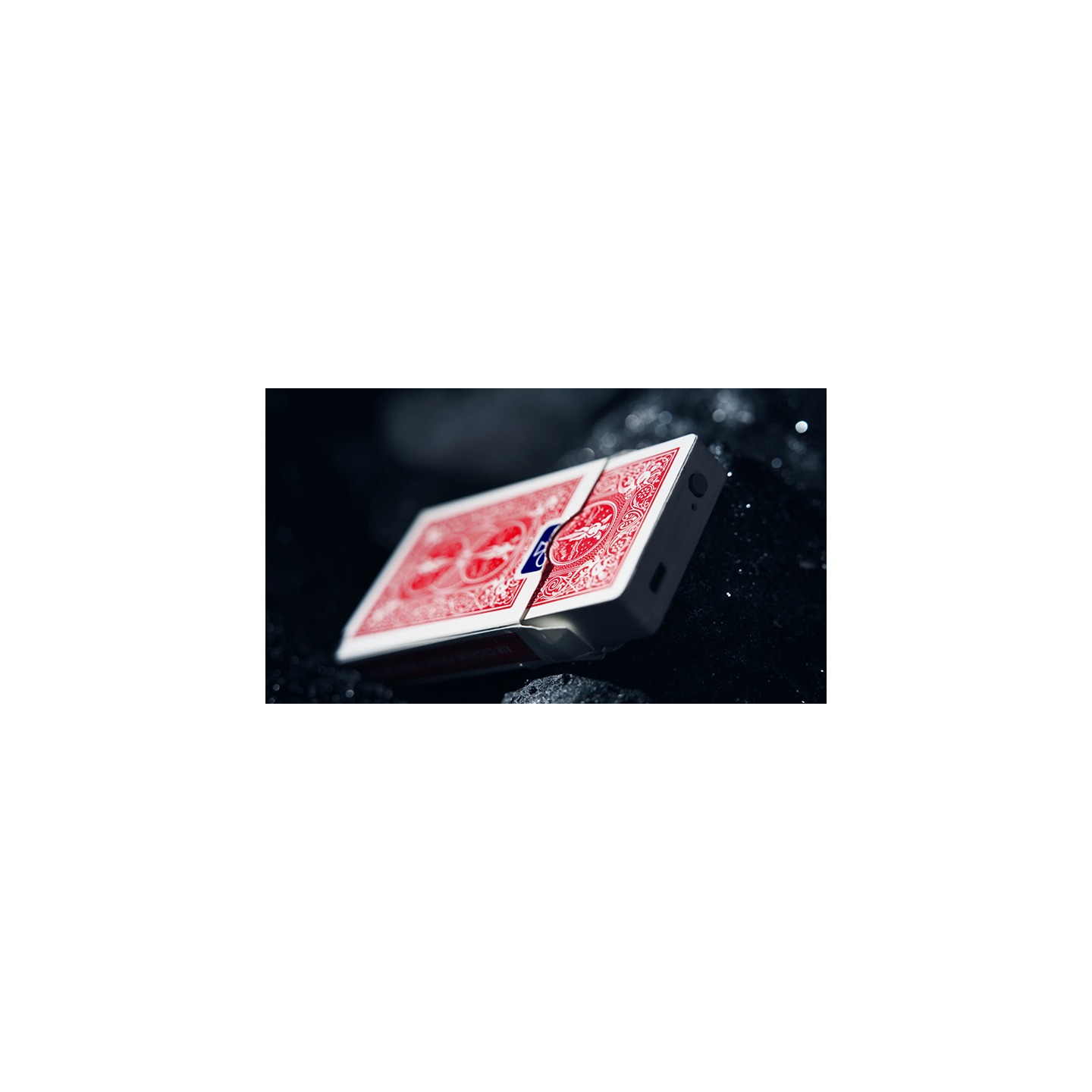 Leviti Deck by PITATA