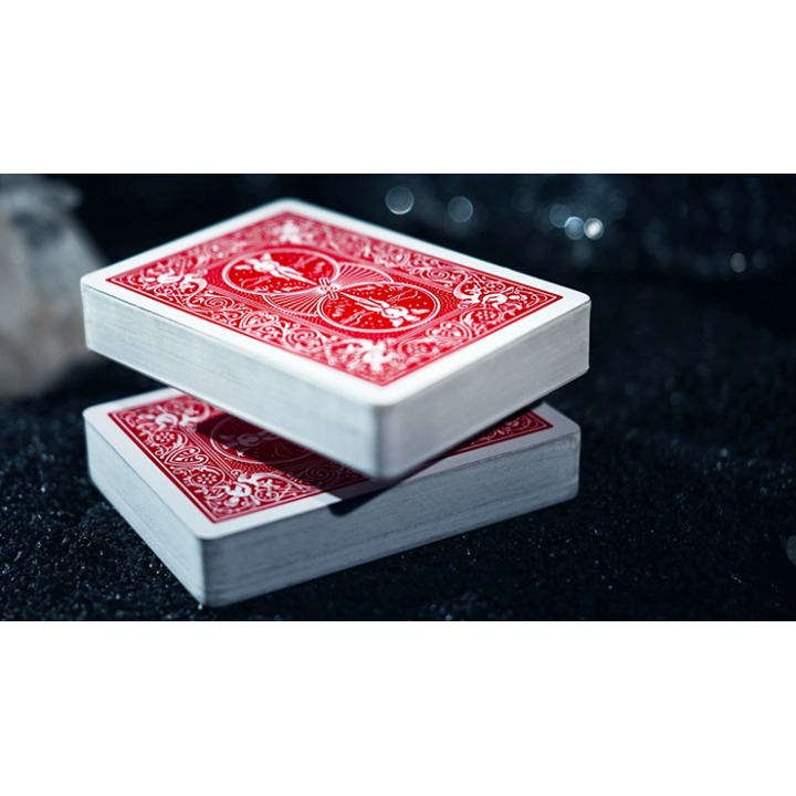 Leviti Deck by PITATA