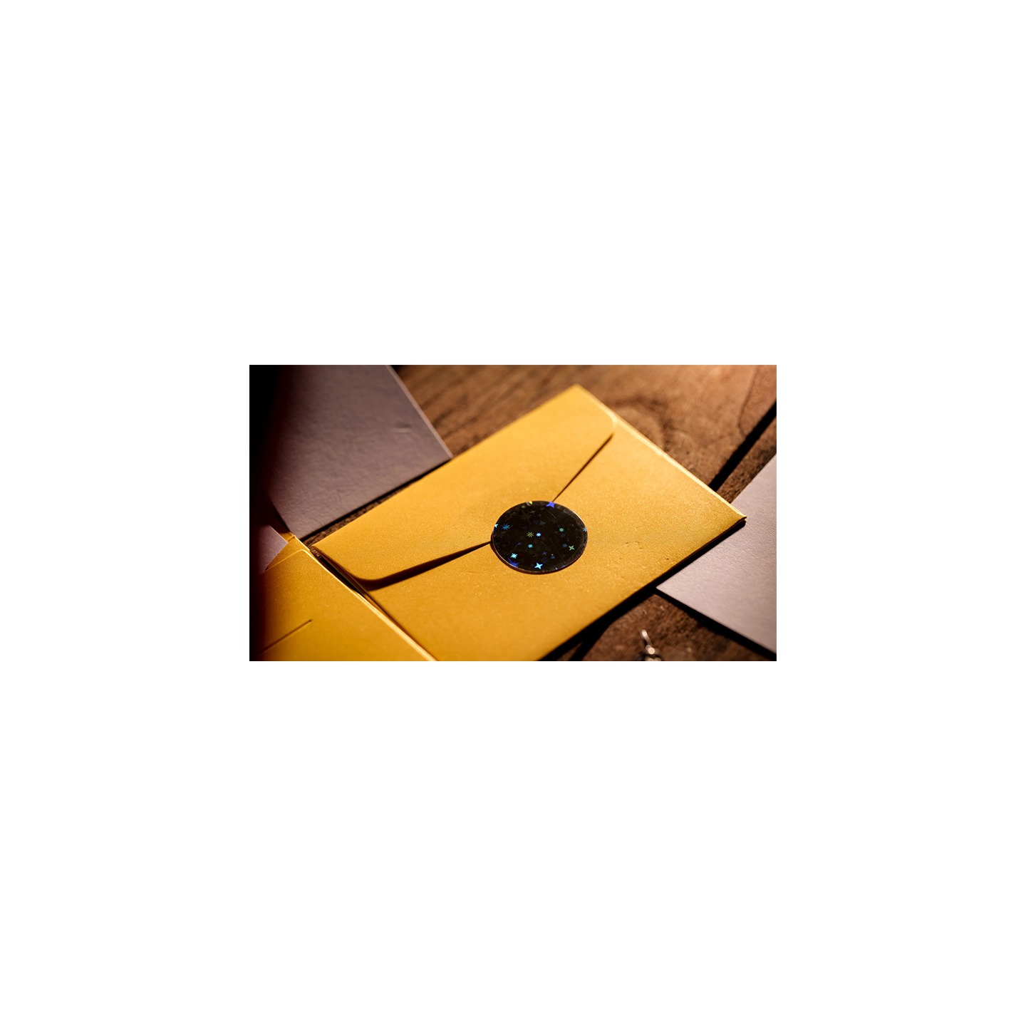 Roentgen Envelope by Chen Yang & TCC Magic