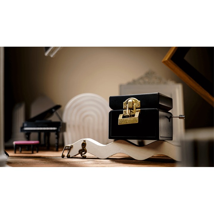 Music Box by Colin Underwood and TCC Magic