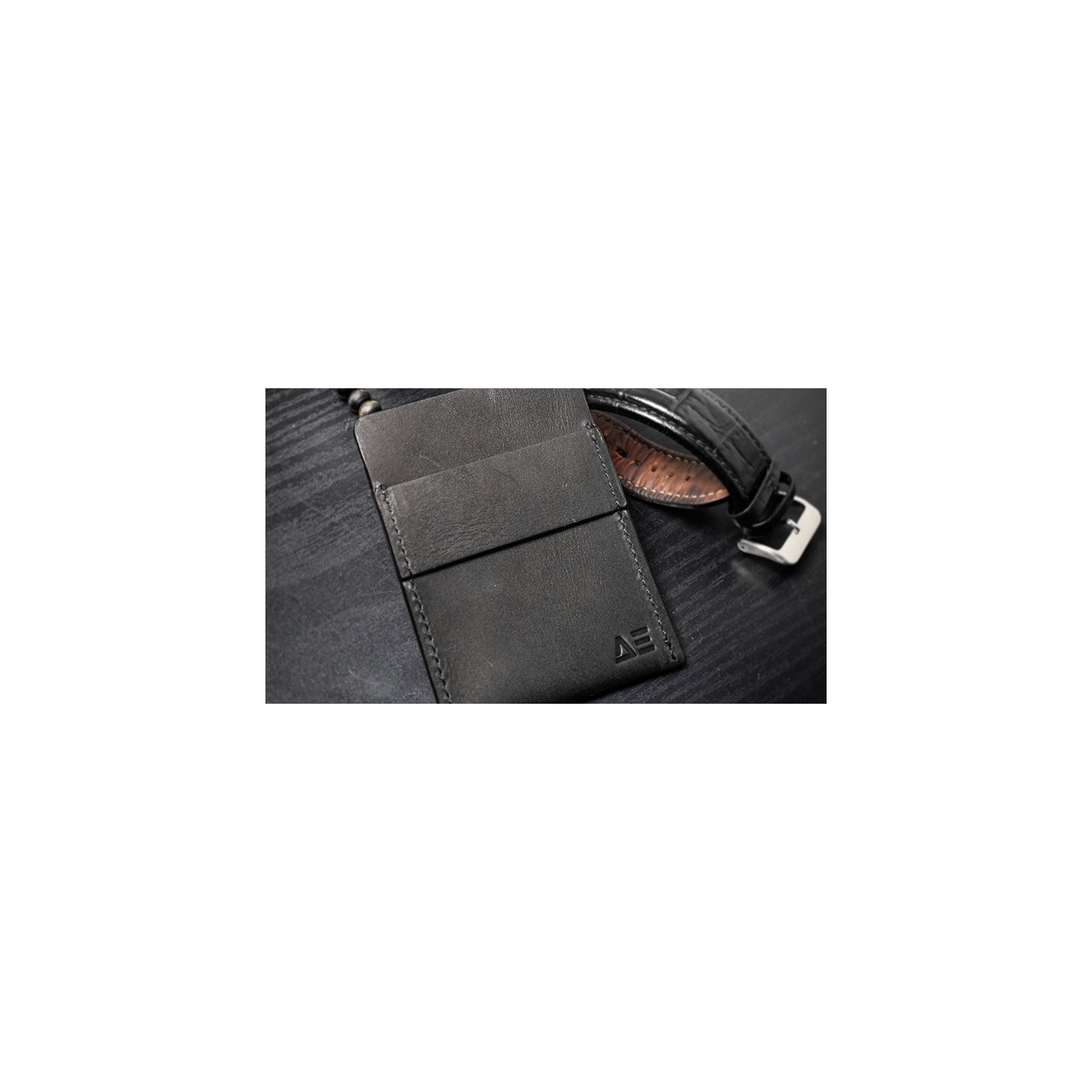 Wallet (Gimmicks and Online Instructions) by Nicholas Lawrence
