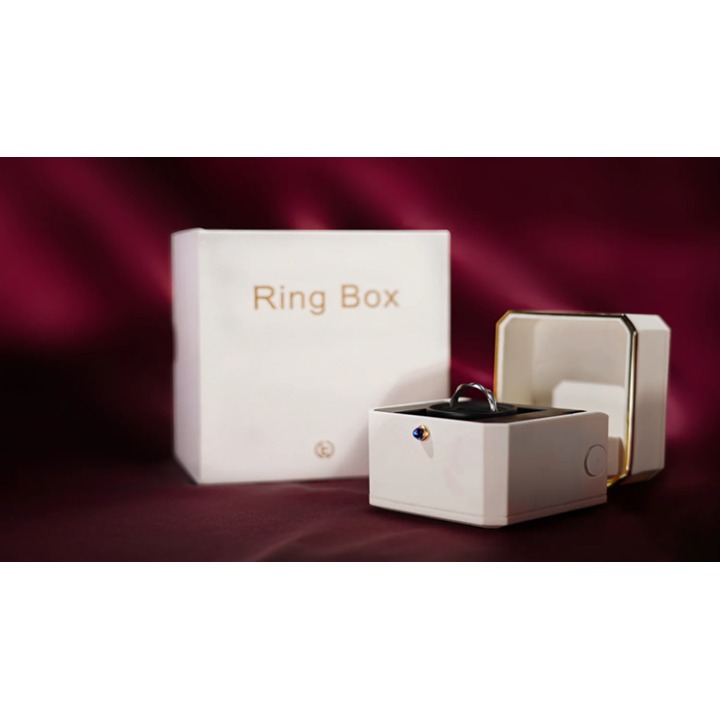 Magic Ring Box (White) by TCC
