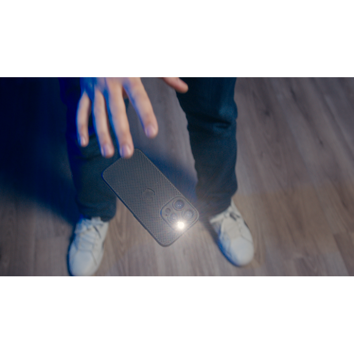 Leviosa Phone by João Miranda and Julio Montoro