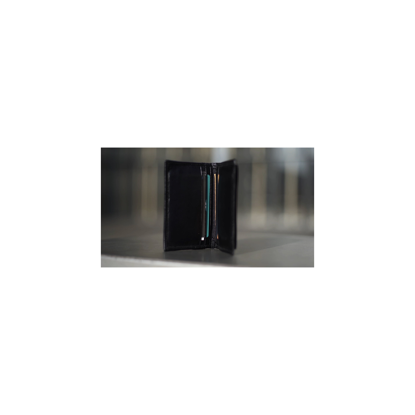 Marchand de Trucs & Mindbox Presents The Viper Wallet by Sylvain Vip & Maxime Schucht