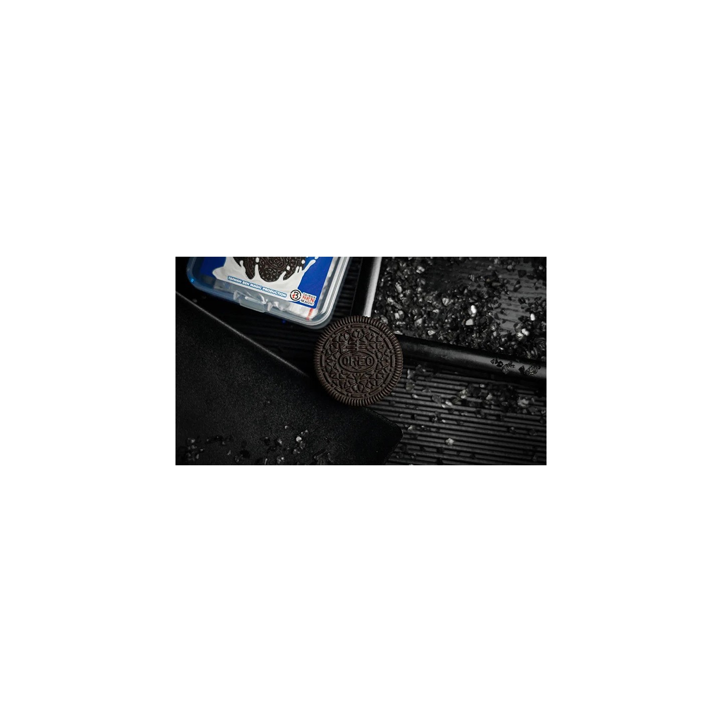 Flipper Cookie (Gimmick and Online Instructions) by Taiwan Ben