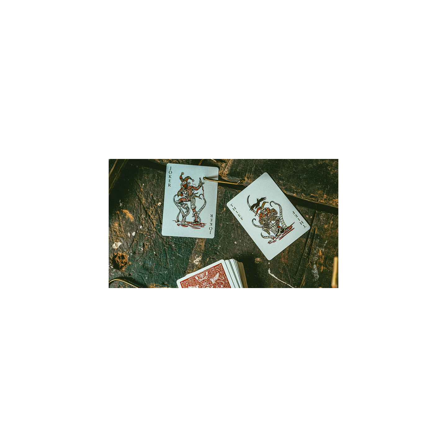 Red Seafarers – červené hrací karty od Joker and the Thief
