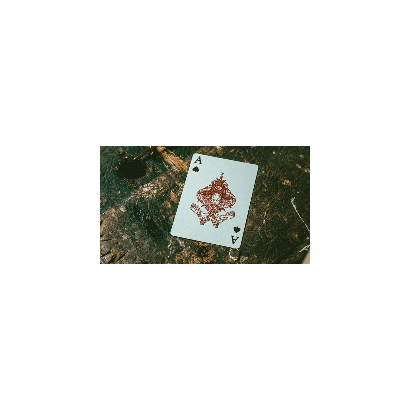 Red Seafarers – červené hrací karty od Joker and the Thief