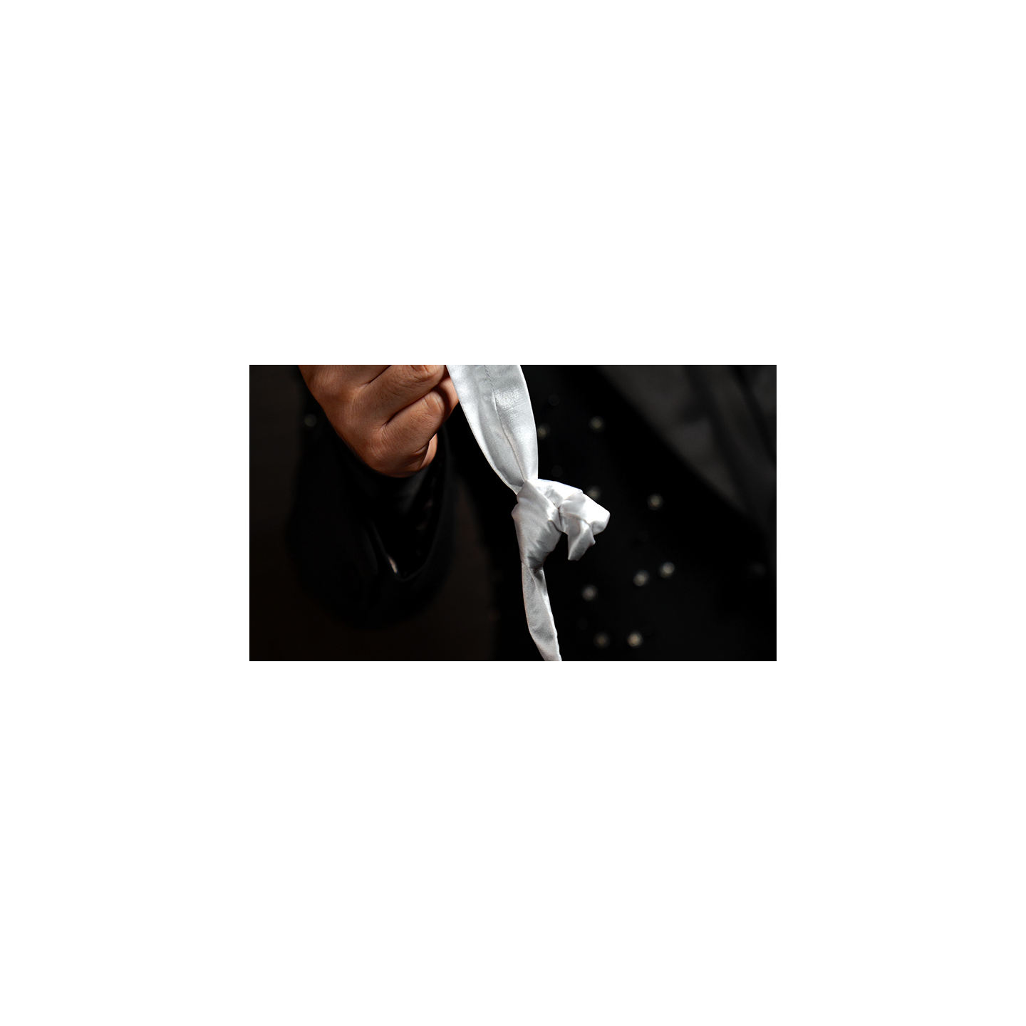 Hopping Tie by Leon & MS Magic