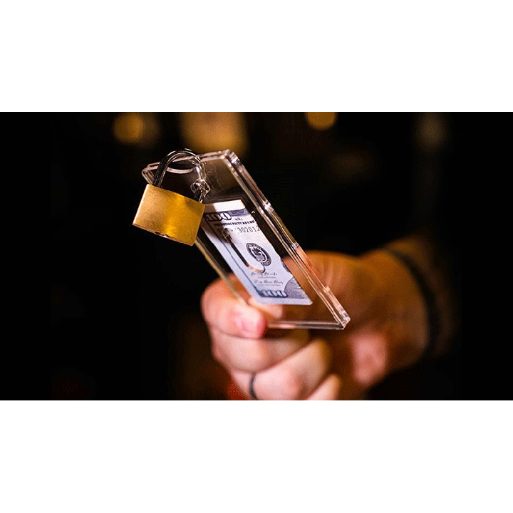 The Lucky Key (Close Up) by Vincenzo Di Fatta