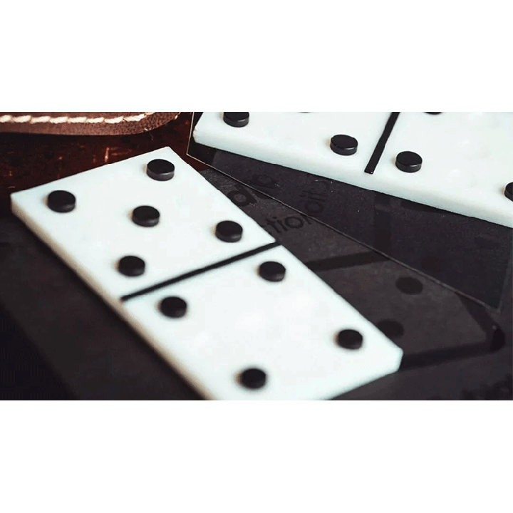 Dominoes Prediction by Juan Luis Rubiales