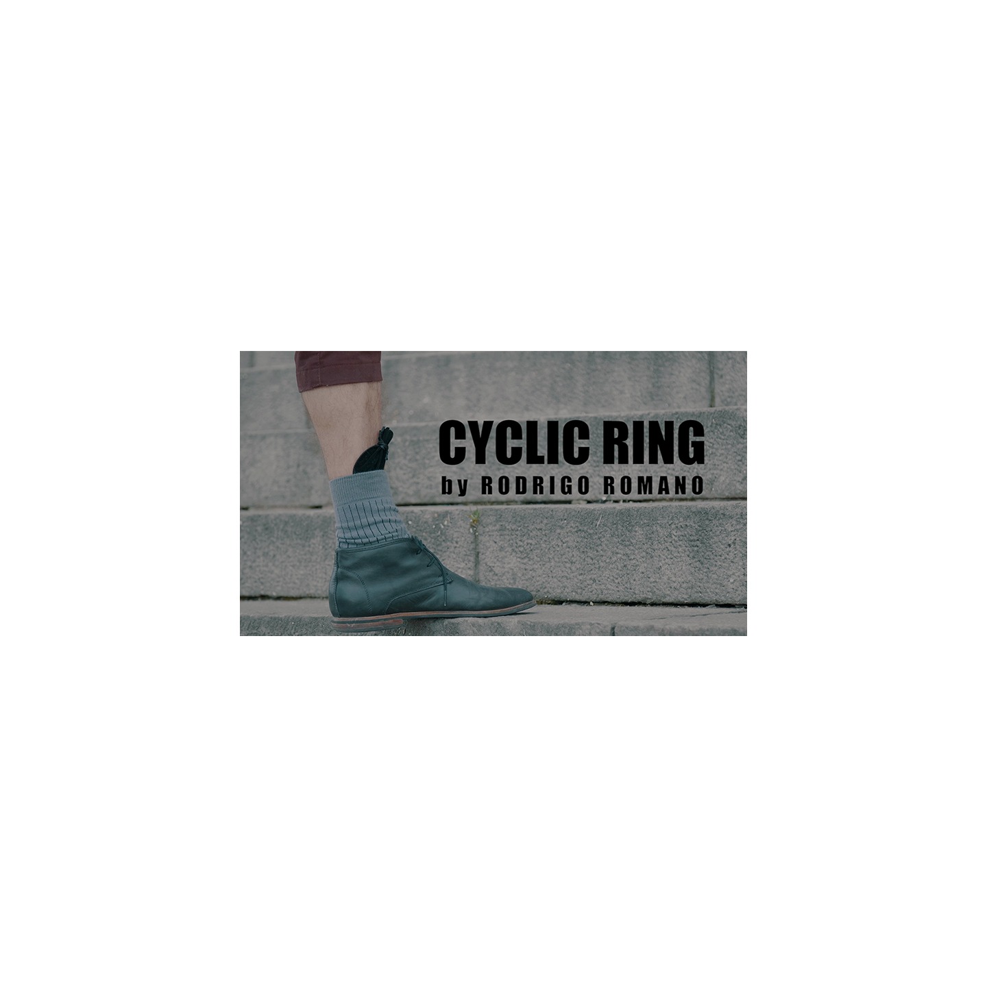 CYCLIC RING (Black Gimmick and Online Instructions) by Rodrigo Romano