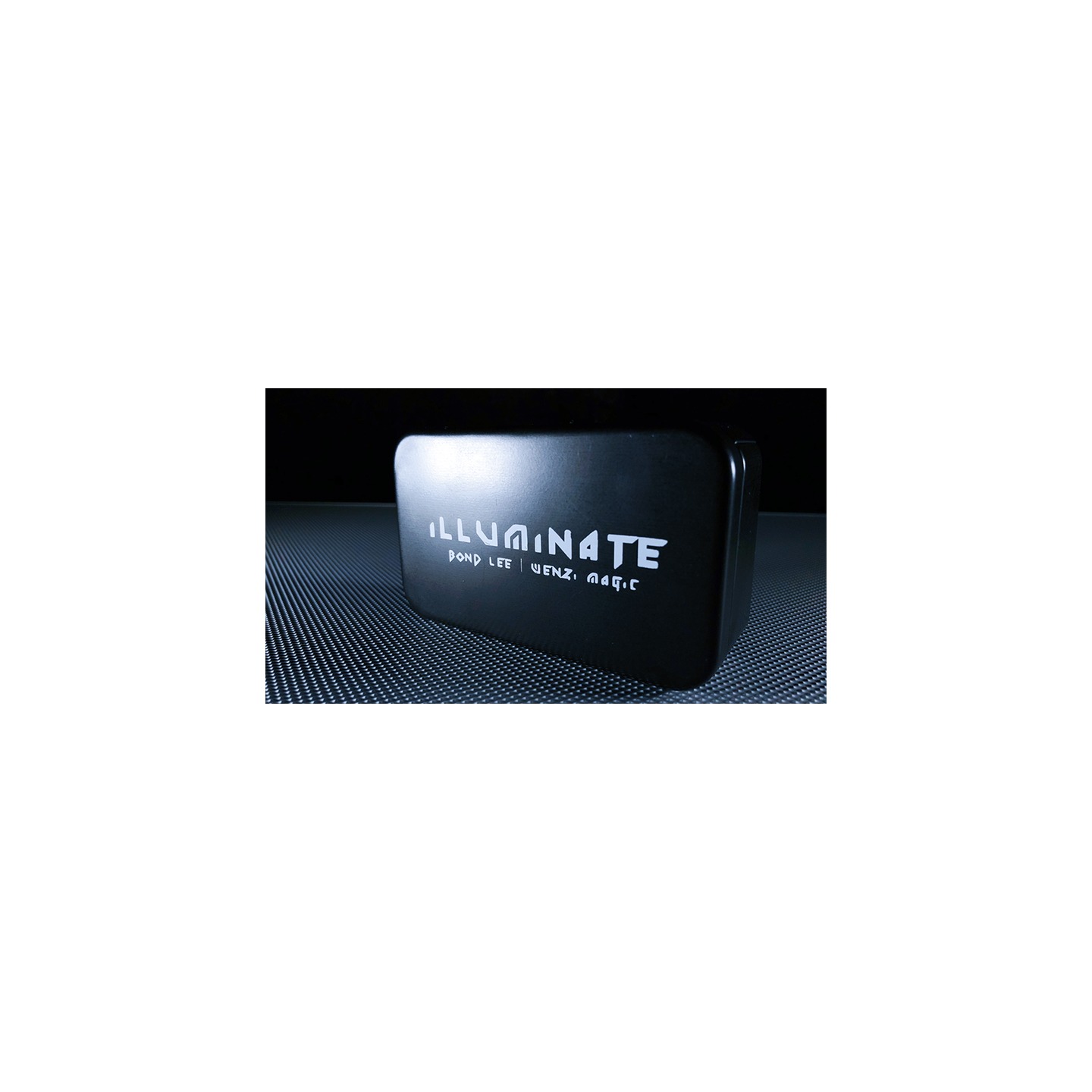 illuminate (Gimmicks & Online Instruction) by Bond Lee & Wenzi Magic