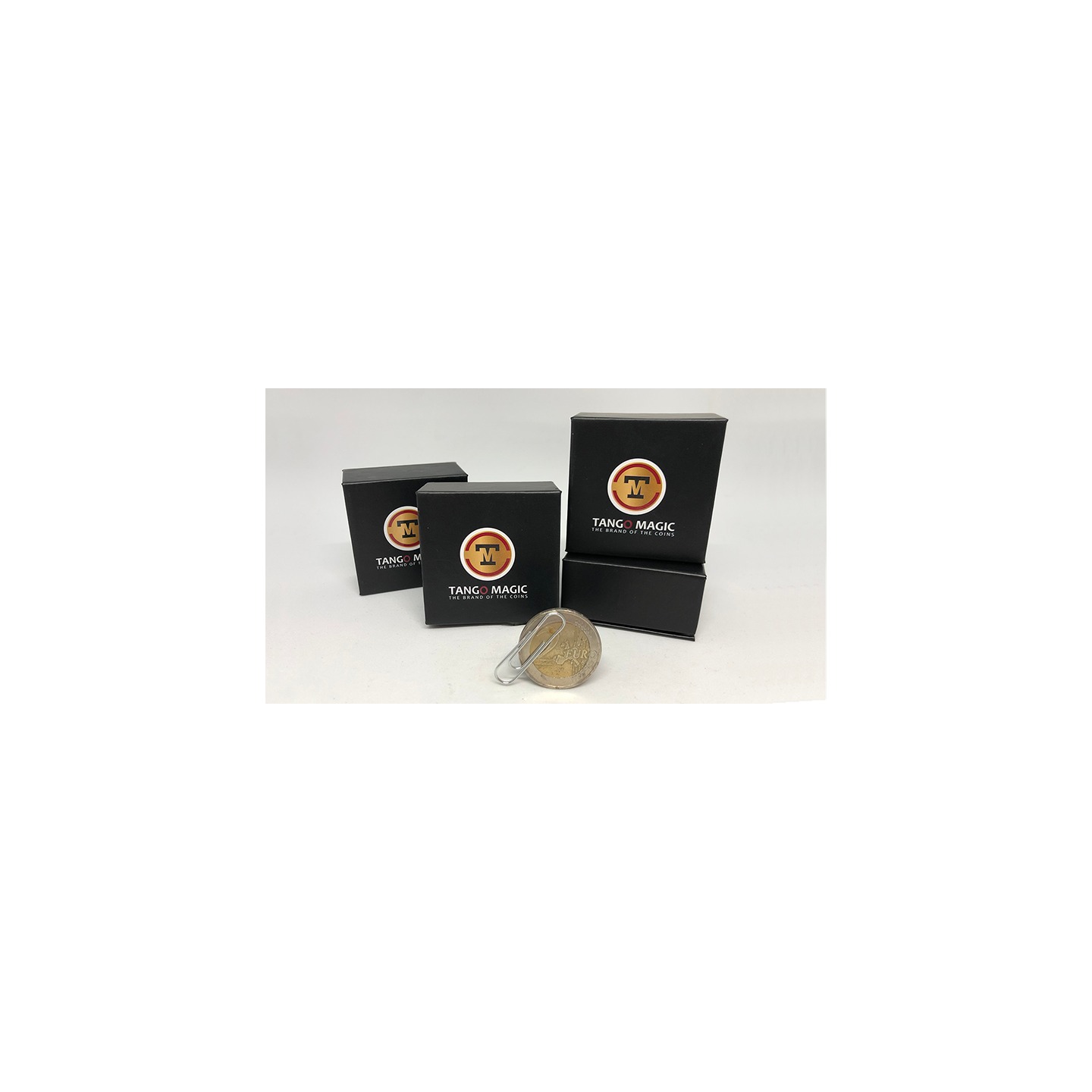 Magnetic 2 Euro coin E0021 by Tango