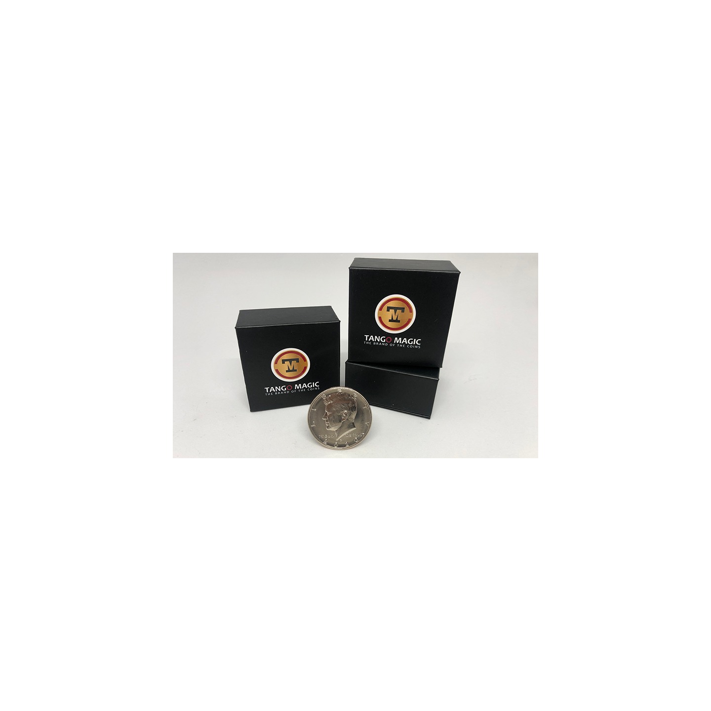Double Side Half Dollar (Heads) (D0035) by Tango Magic