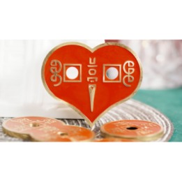 Mirror Heart Red by N2G & Ken Tsoi (Gimmicks and online instructions)