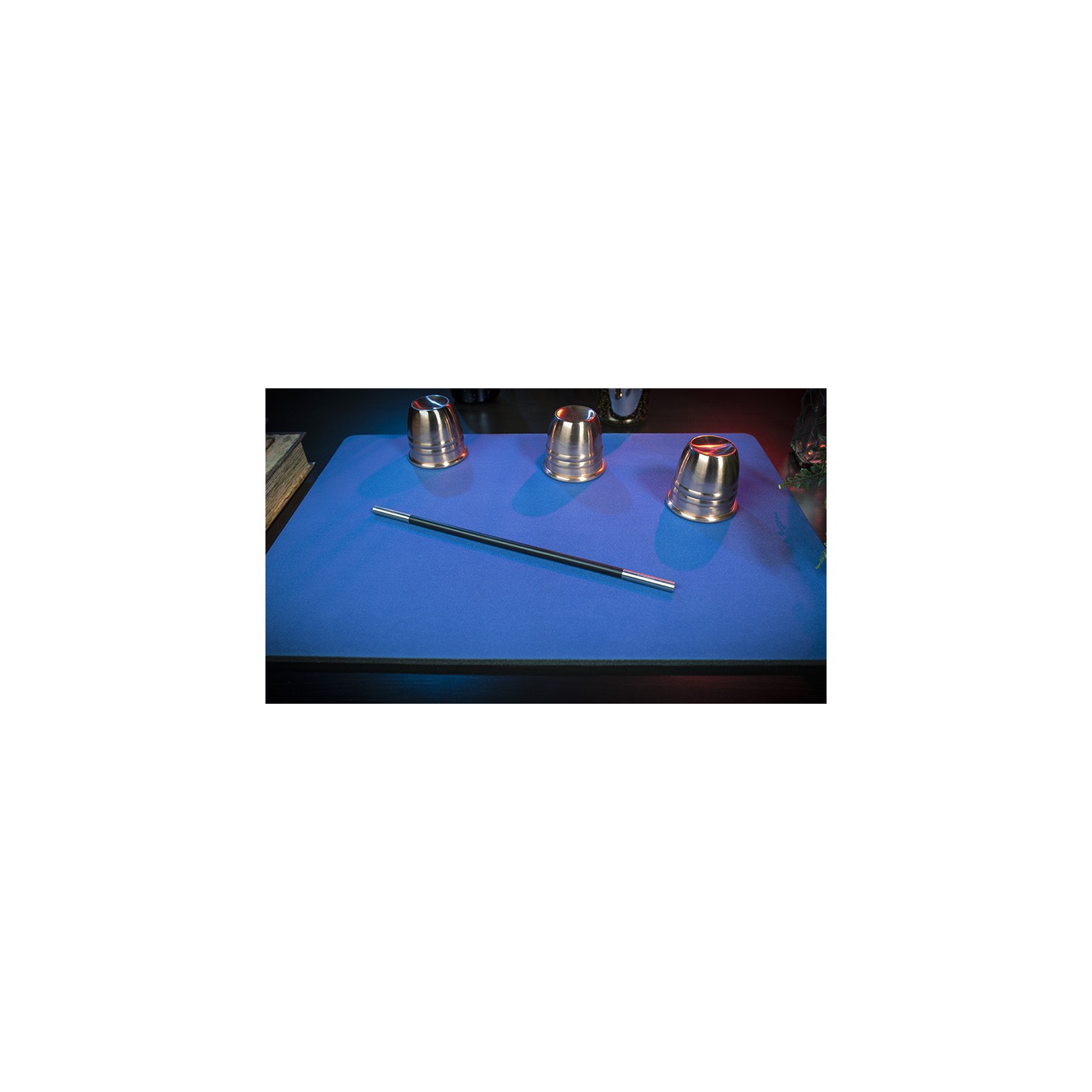 Standard Close-Up Pad 16X23 (Blue) by Murphy's Magic Supplies